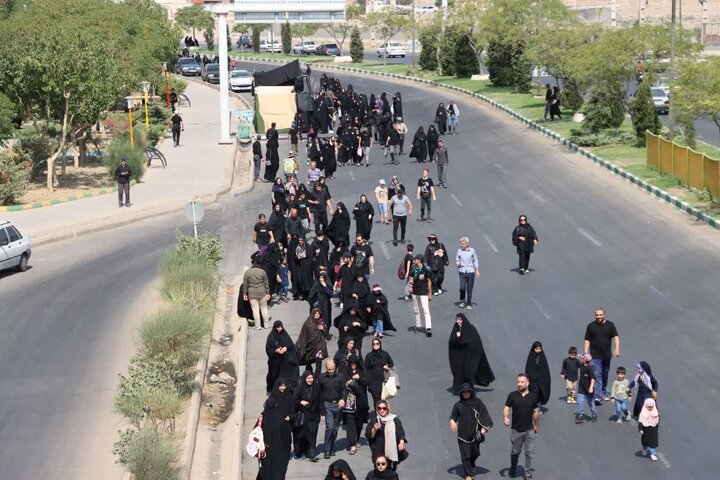 راهپیمایی با شکوه جاماندگان و دلدادگان اربعین حسینی در سمنان