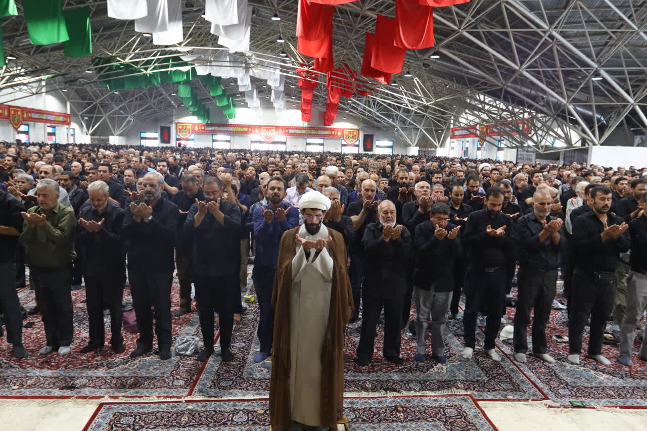 نماز ظهر اربعین در اصفهان اقامه شد