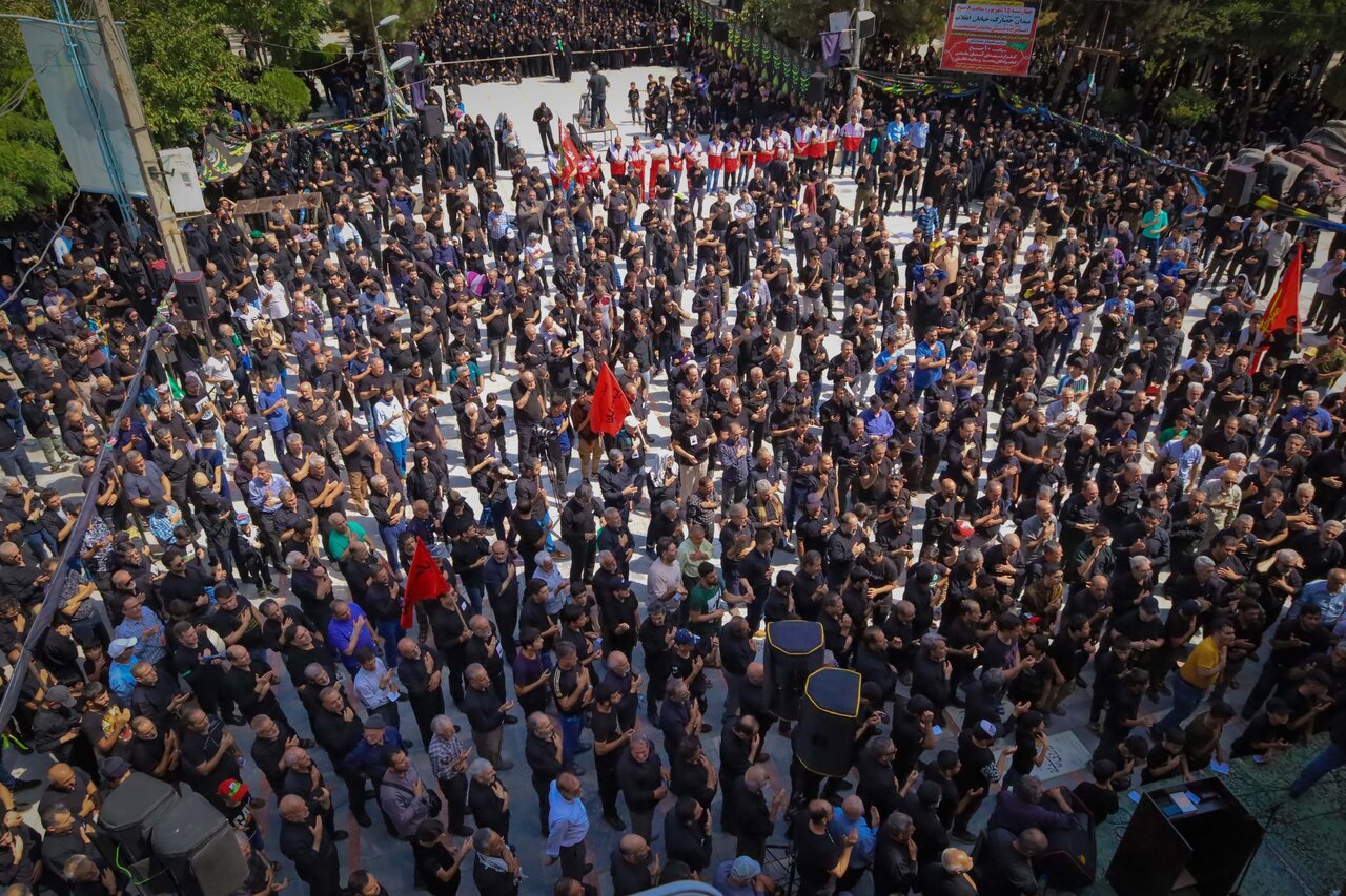 جمعیت ۳۰۰ هزار نفری در مرکز البرز حضور پیدا کردند