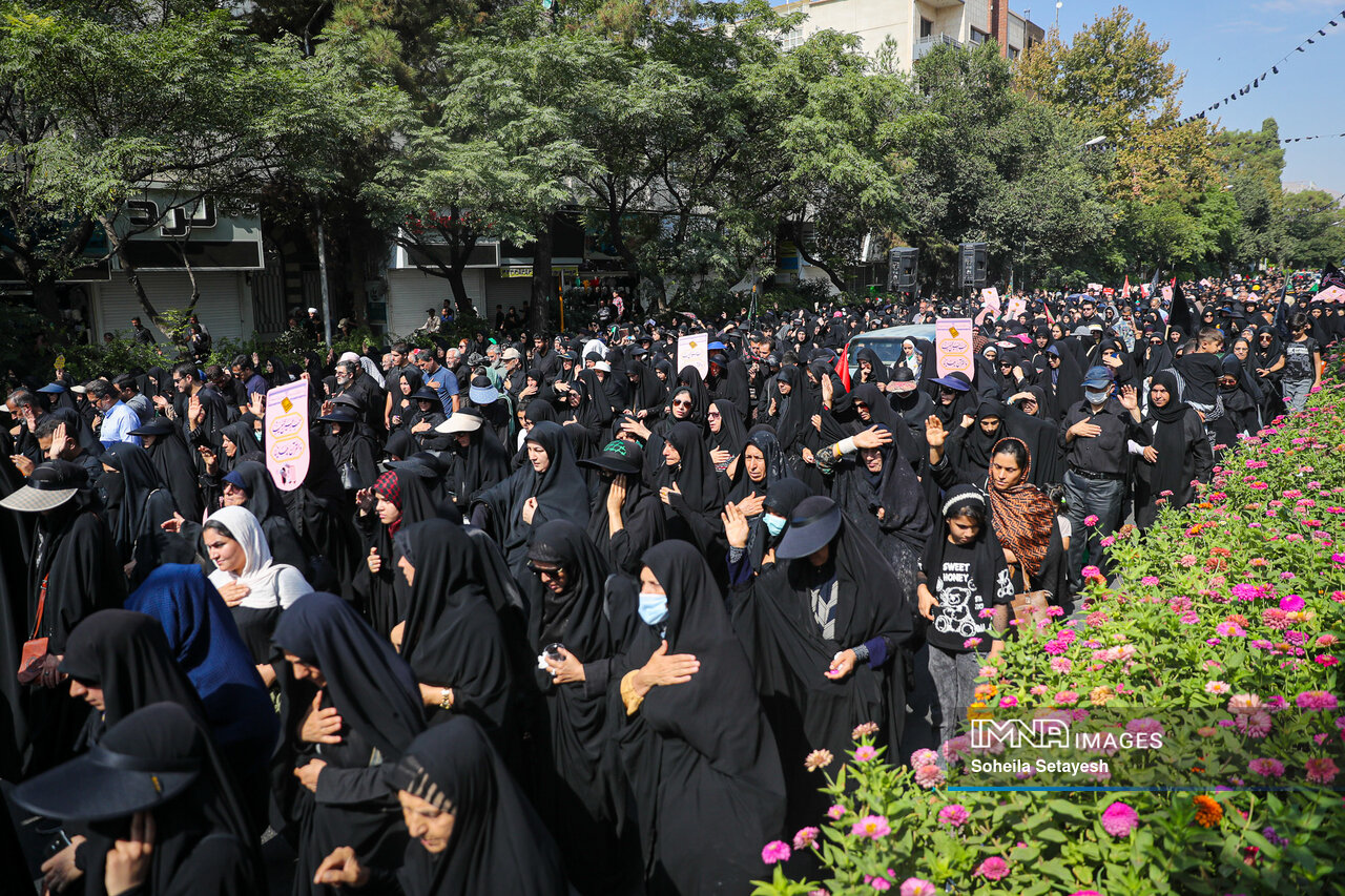 نوای «لبیک یا حسین(ع)» در سراسر ایران اسلامی طنین انداز شد