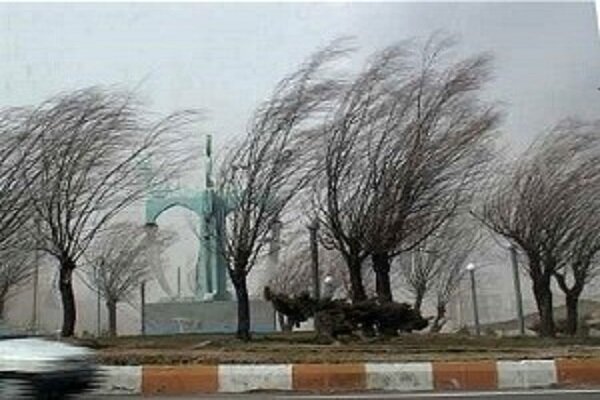 وزش باد شدید و خیزش گرد و خاک در کردستان