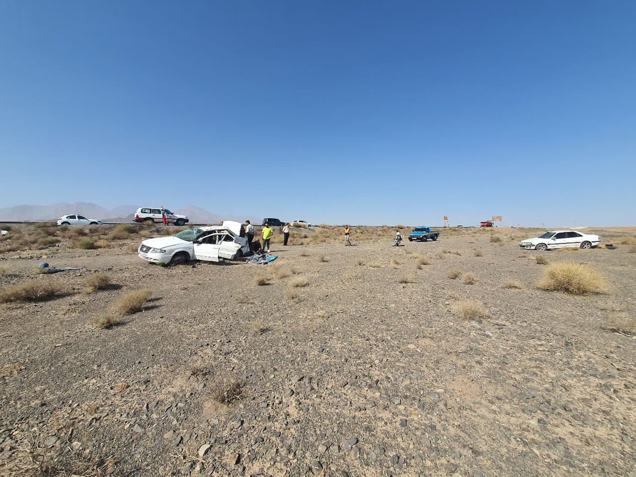 تصادف دو خودرو در اتوبان نطنز _ کاشان ۴ مصدوم و ۲ فوتی داشت + عکس