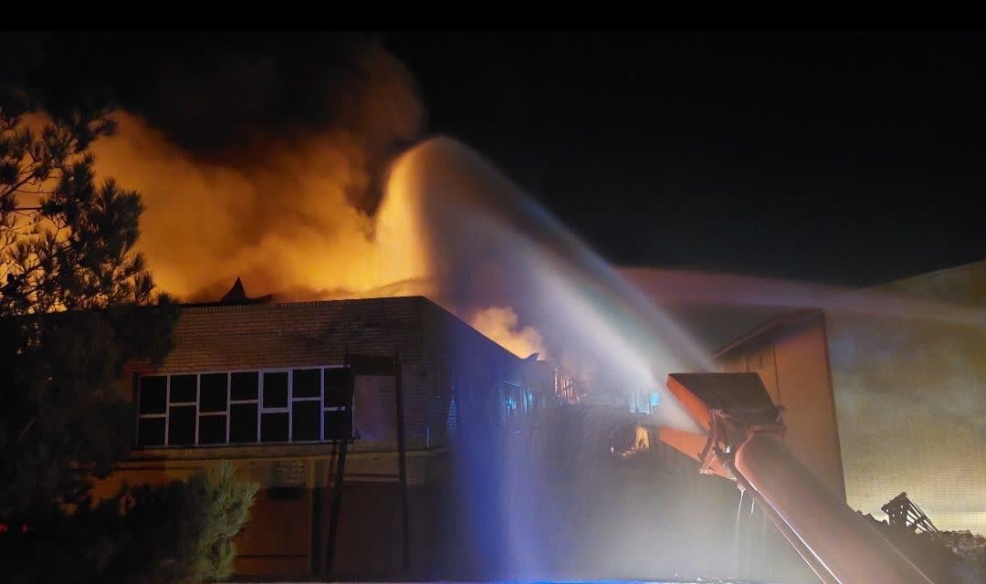 عملیات اطفای حریق در شهرک صنعتی یزد خاتمه یافت