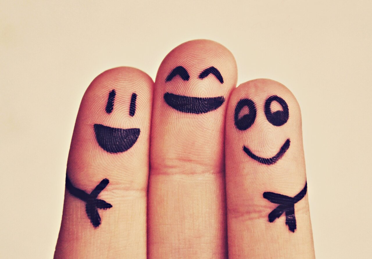 شادی و نشاط شاهکلید داشتن خانوادهای پویا