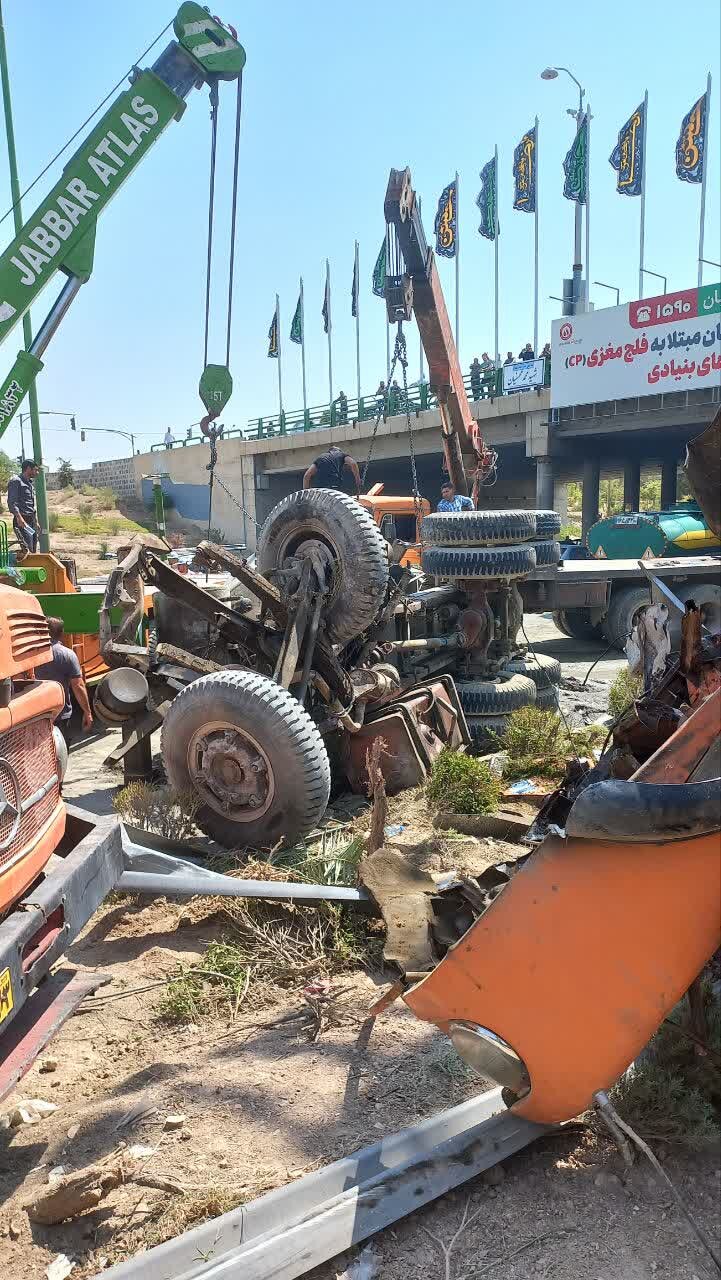 آخرین جزئیات حادثه واژگونی میکسر سیمان+ عکس