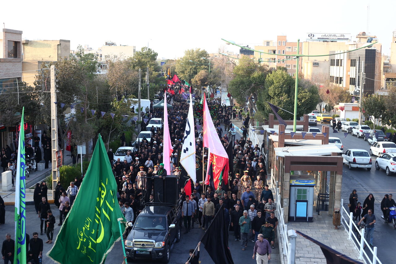 برپایی قافله عزای پیامبر اعظم در اصفهان+ عکس و فیلم