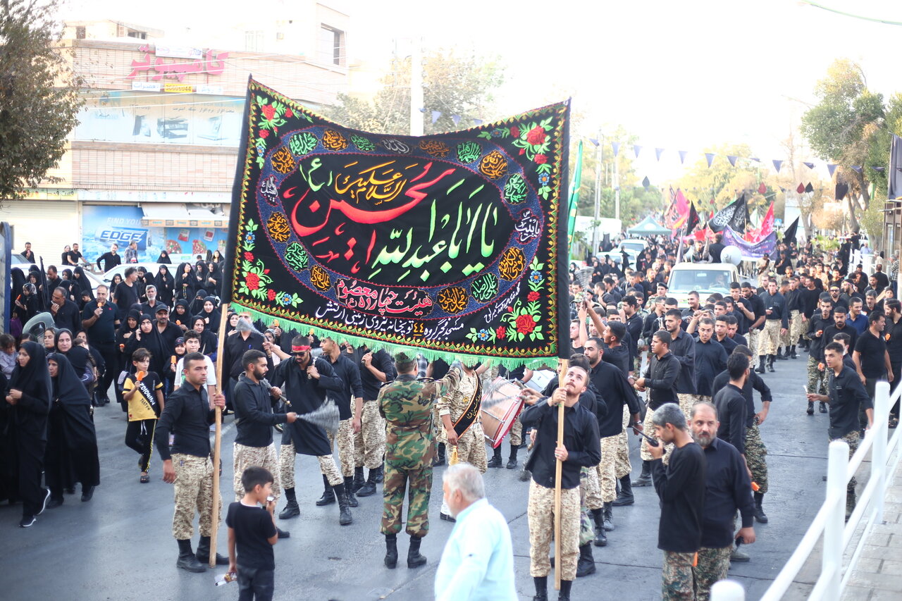 برپایی قافله عزای پیامبر اعظم در اصفهان+ عکس و فیلم