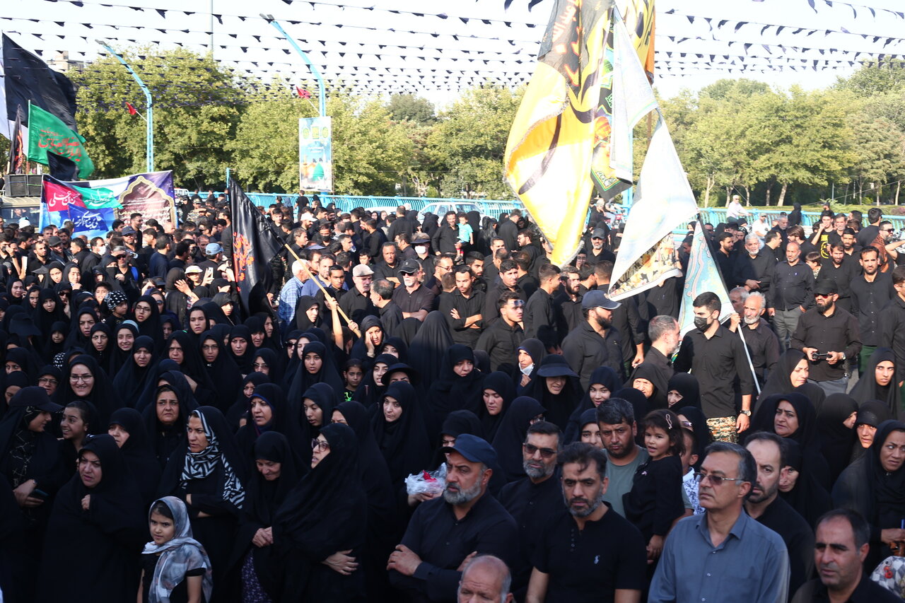 برپایی قافله عزای پیامبر اعظم در اصفهان+ عکس و فیلم
