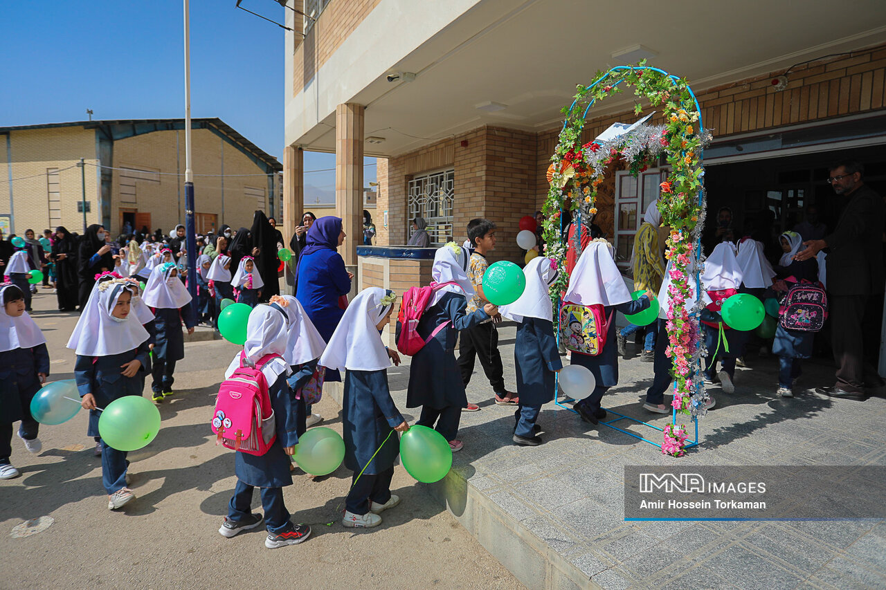 بازگشایی مدارس کهگیلویه و بویراحمد با شعار مهر مهدوی و مدرسه ایران قوی