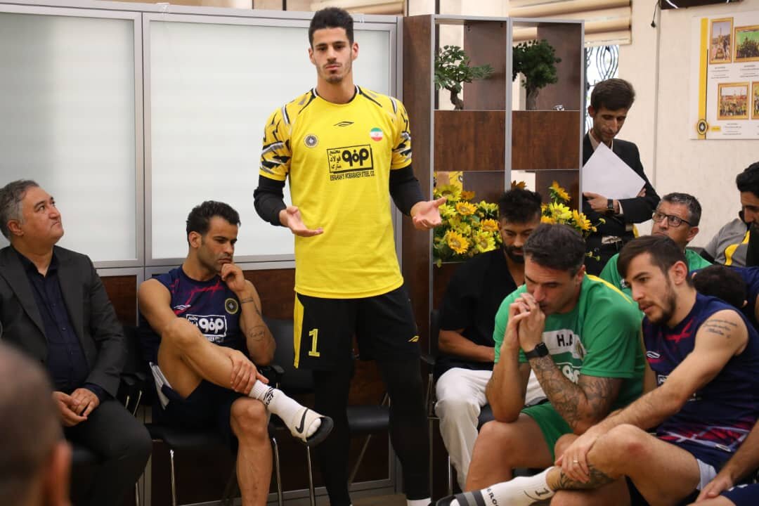 مدیرعامل شرکت فولادمبارکه به تمرین سپاهان رفت+ تصاویر