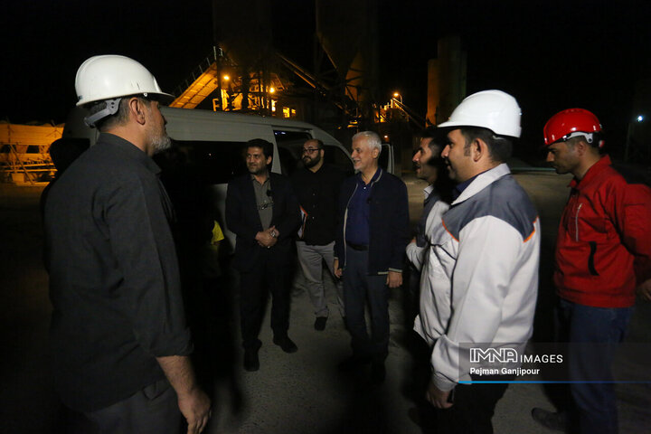 بازدید شبانه شهردار اصفهان از پروژه‌های شهری