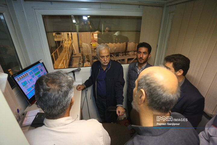 بازدید شبانه شهردار اصفهان از پروژه‌های شهری