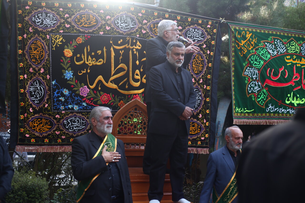 برپایی شام غریبان امام رضا (ع) در گلستان شهدای اصفهان+ تصاویر