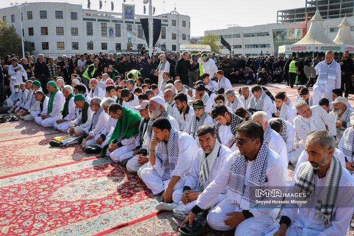 مراسم استقبال از زائران پیاده کربلا در مشهد