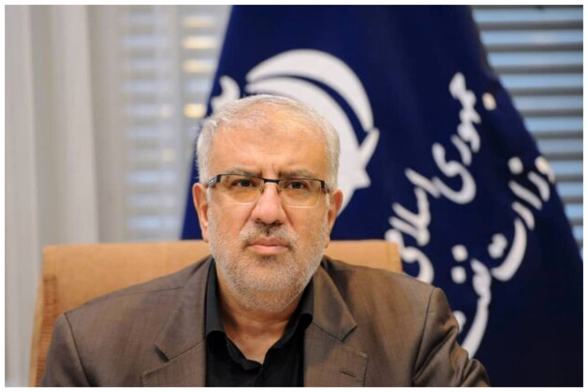 رشد بیسابقه صادرات نفت ایران همزمان با تهدید تحریمهای جدید غربی