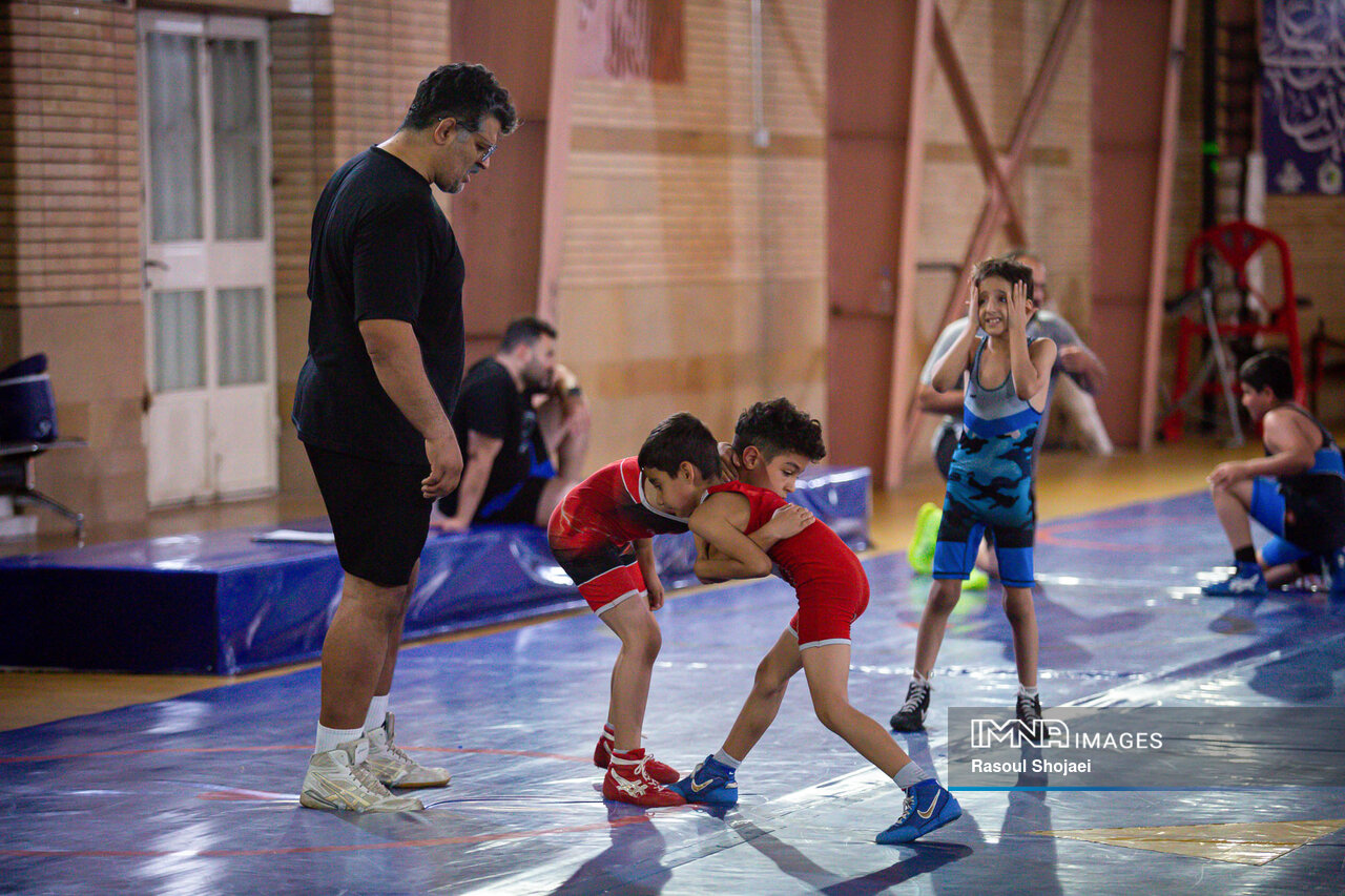 از خانه تا کارخانه کشتیگیر سازی تجدد!