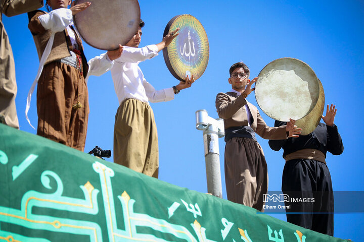 همایش دف‌نوازان در روستای هشمیز