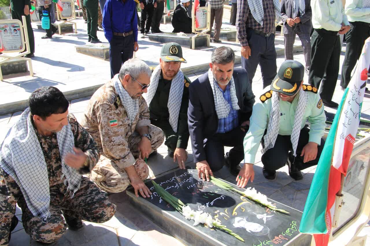 دشمن همواره قصد تجزیه کشور را دارد