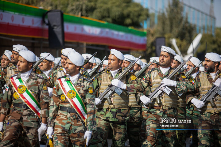 مراسم رژه نیروهای مسلح در اصفهان آغاز شد