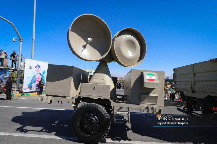 Iran holds nationwide military parades on occasion of Sacred Defense Week