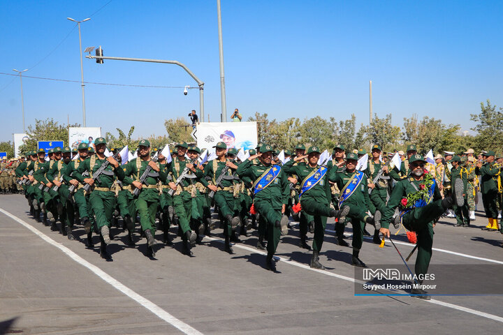 Iran holds nationwide military parades on occasion of Sacred Defense Week