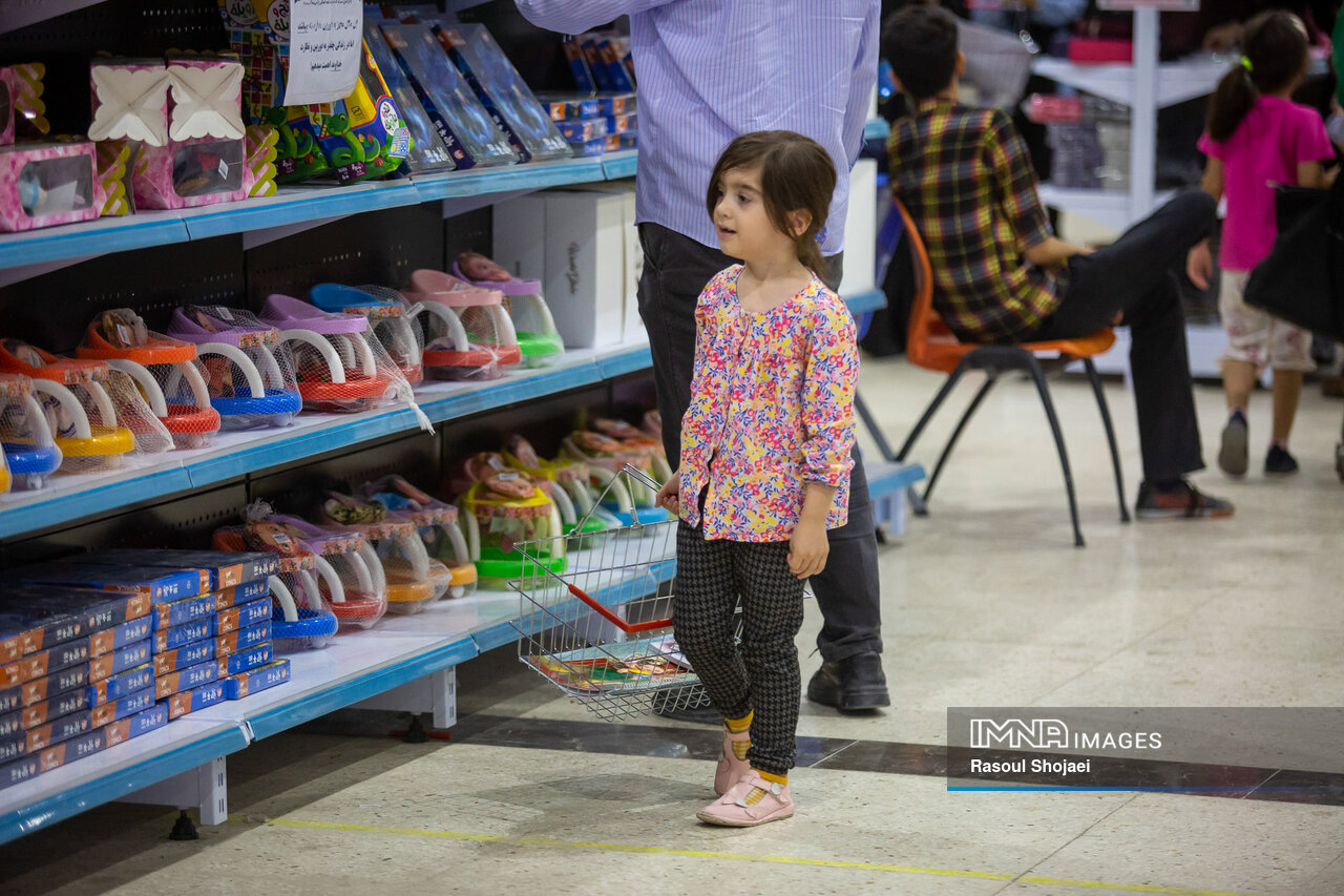 بازار نوشتافزار تهران؛ از رونق تا رکود در عصر دیجیتال