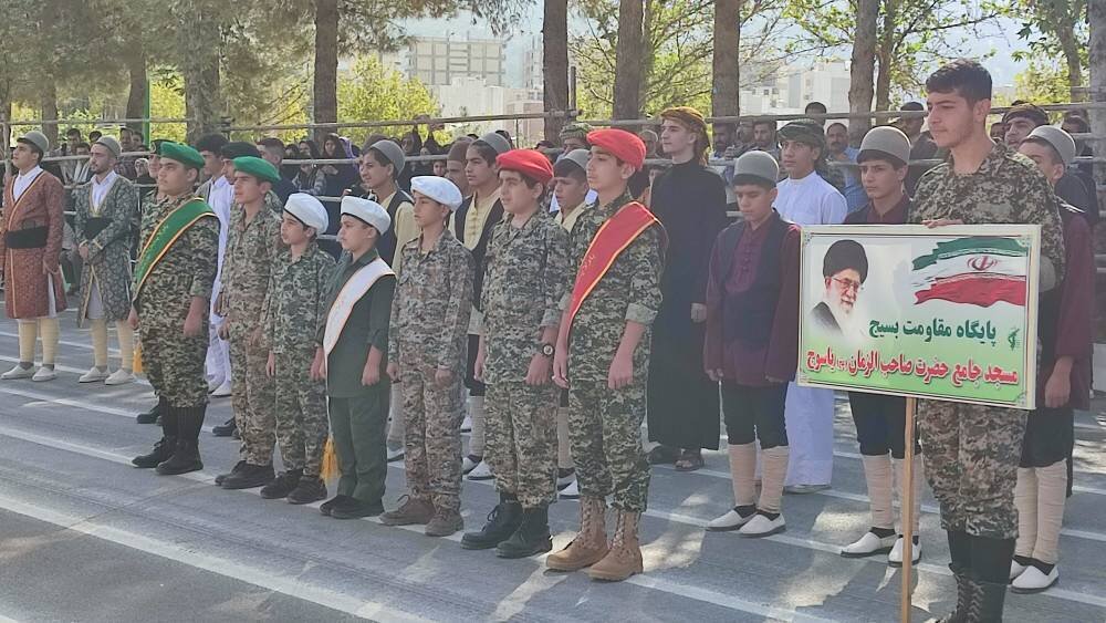 مراسم رژه نیروهای مسلح در استان کهگیلویه و بویراحمد برگزار شد+ تصاویر