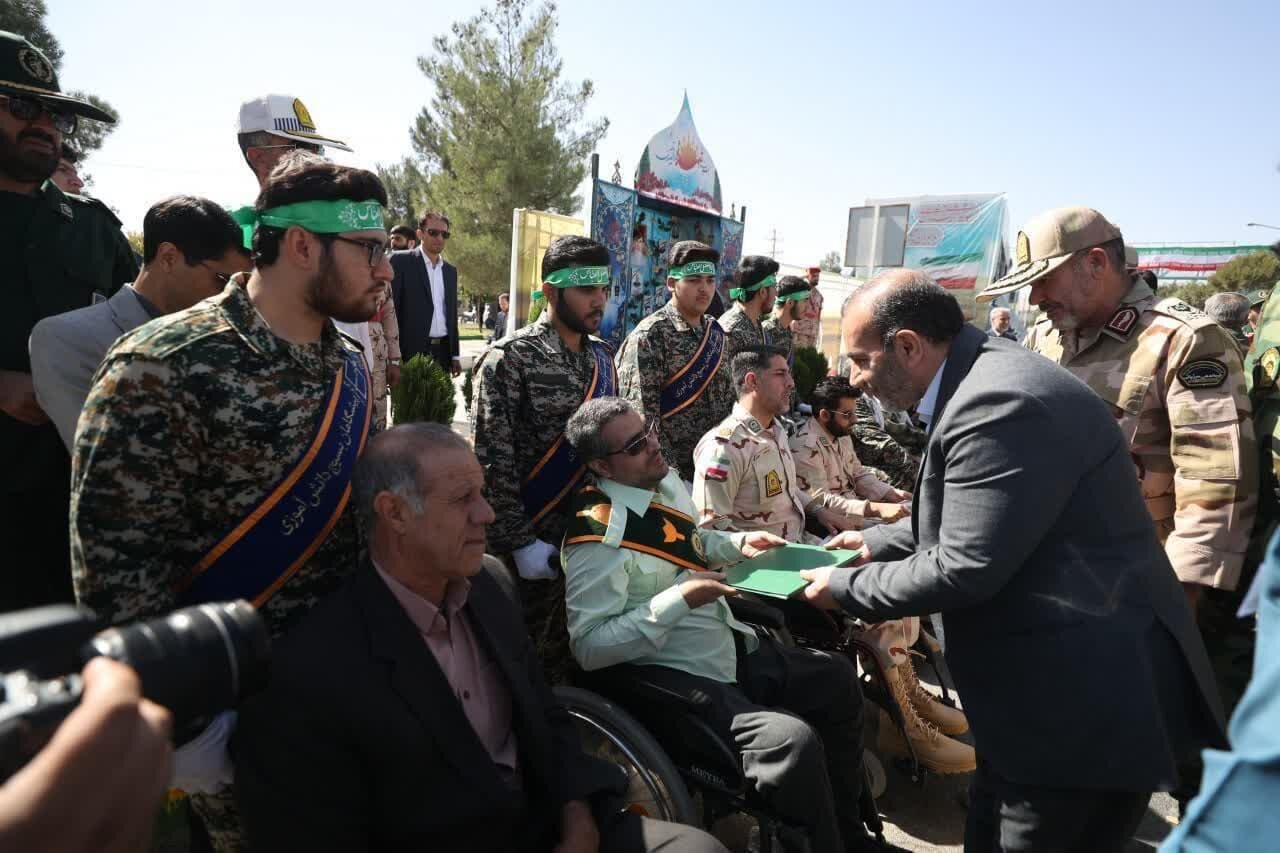 مراسم رژه نیروهای مسلح در کرمانشاه