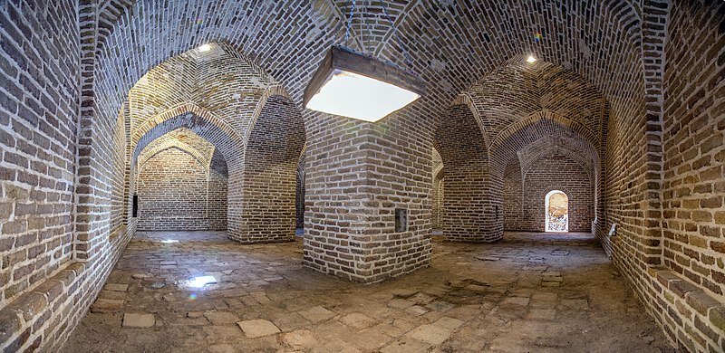 دیر گچین؛ کاروانسرایی جهانی اما مهجور