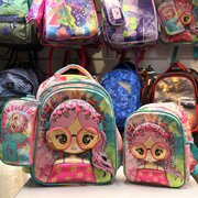 کوله پشتی سنگین فشار غیر متعارف به شانه‌ها وارد می‌کند