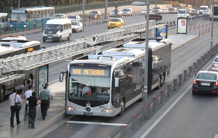 ورود نخستین دستگاه متروباس به ناوگان حمل‌ونقل عمومی پایتخت