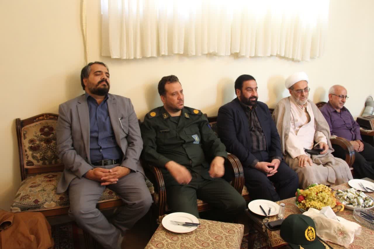 وظیفه امروز ما قدم برداشتن در راه شهدا است