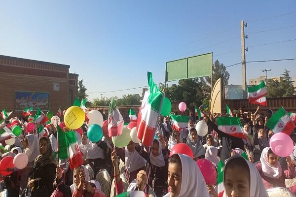 زنگ «ایثار و مقاومت» در مدارس کردستان به صدا درآمد