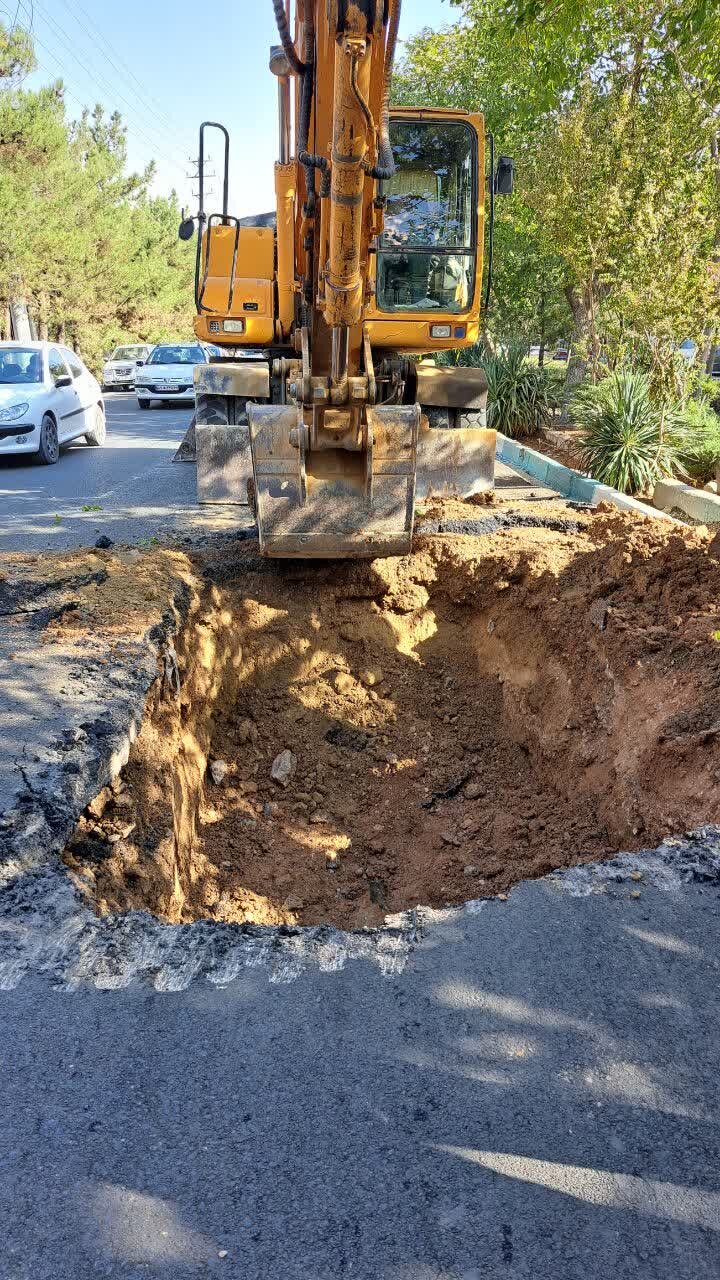 آخرین اخبار شکستگی لوله انتقال آب فضای سبز مقابل بیمارستان الزهرا (س)
