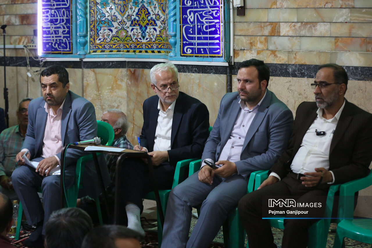 اهالی منطقه ۳ در دیدار با شهردار اصفهان چه گفتند؟