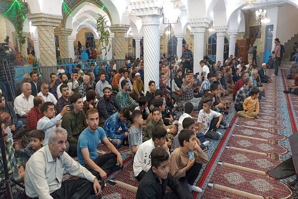 بزرگترین مراسم مولودیخوانی کشور در سنندج برگزار شد