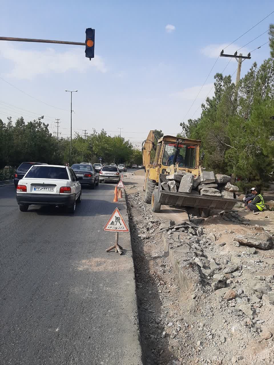 اصلاح هندسی ورودی بلوار شهدای صفه گلوگاه ترافیکی این محدوده را رفع کرد