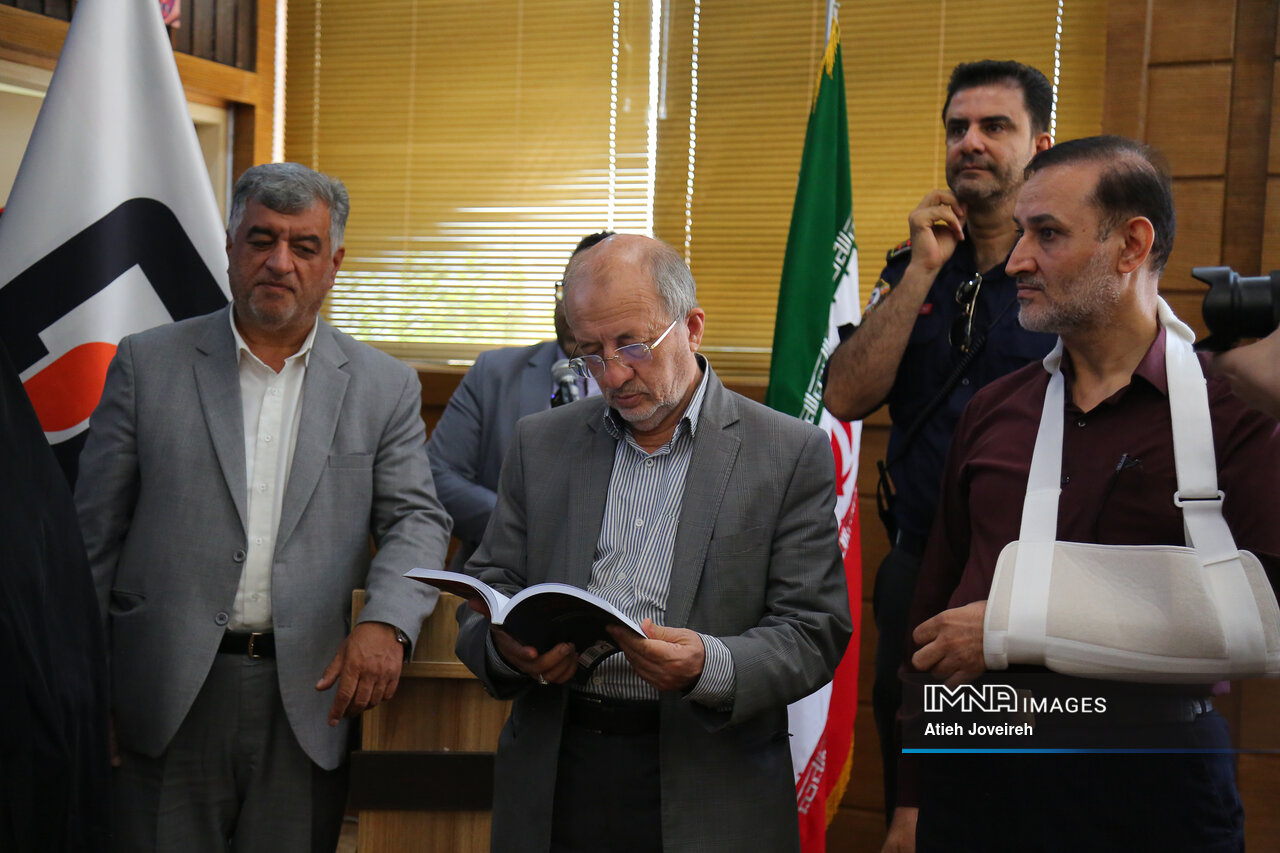 وقتی شعله در شعله میپیچد به هیچ چیز نمیاندیشند، مگر آن سوی آتش