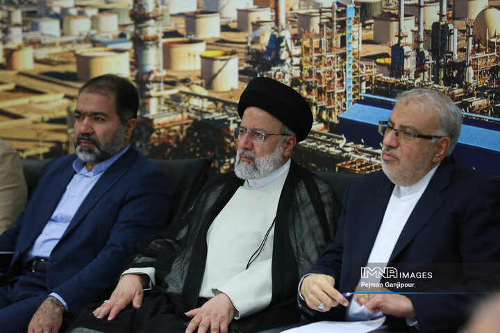 افتتاح واحد تصفیه گازوئیل پتروپالایش اصفهان با حضور رئیس جمهور