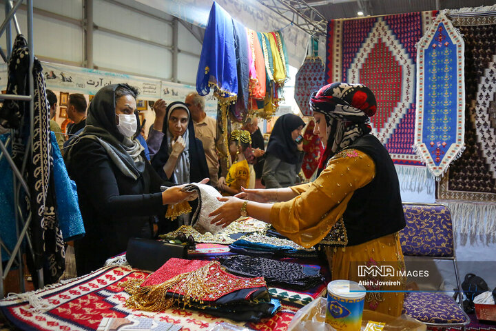 13th Handicrafts Exhibition in Isfahan Showcases Iran's Rich Artistic Heritage