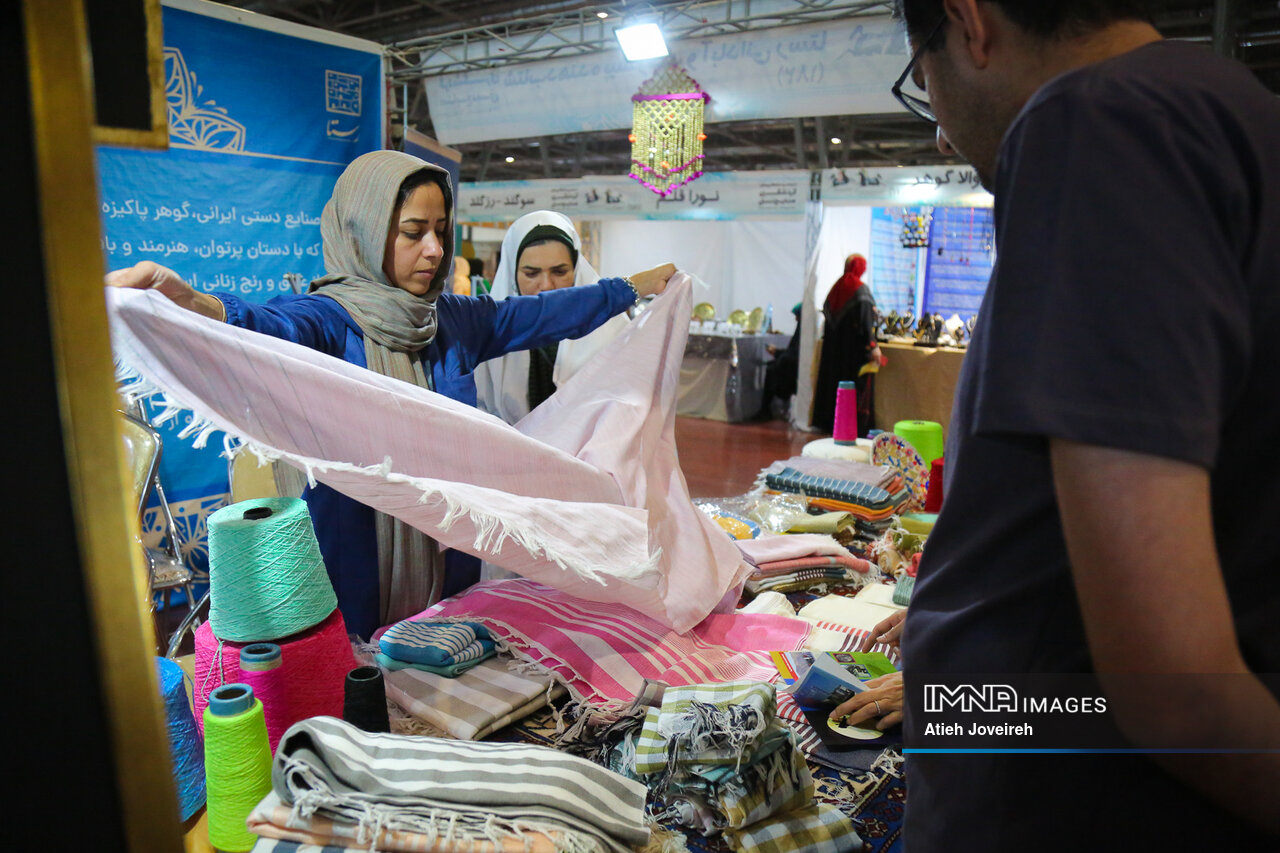 گردشگری و صنایع دستی، ۲ بال پرواز اقتصاد محلی