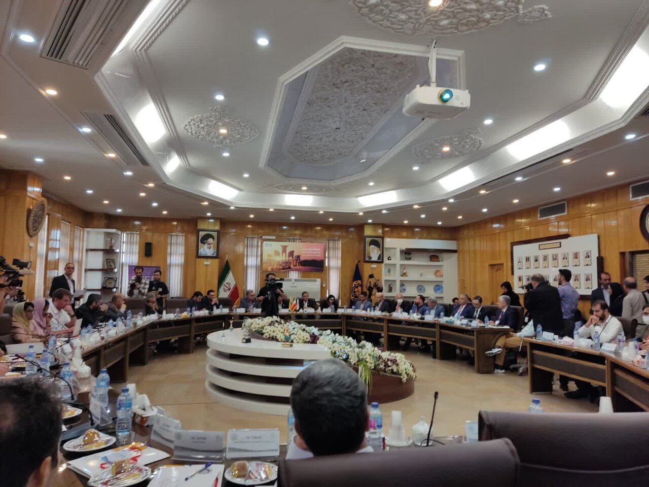 بررسی فرصتها و راهکارهای علمی حل چالشهای جهان اسلام با حضور دانشمندان برتر جهان اسلام