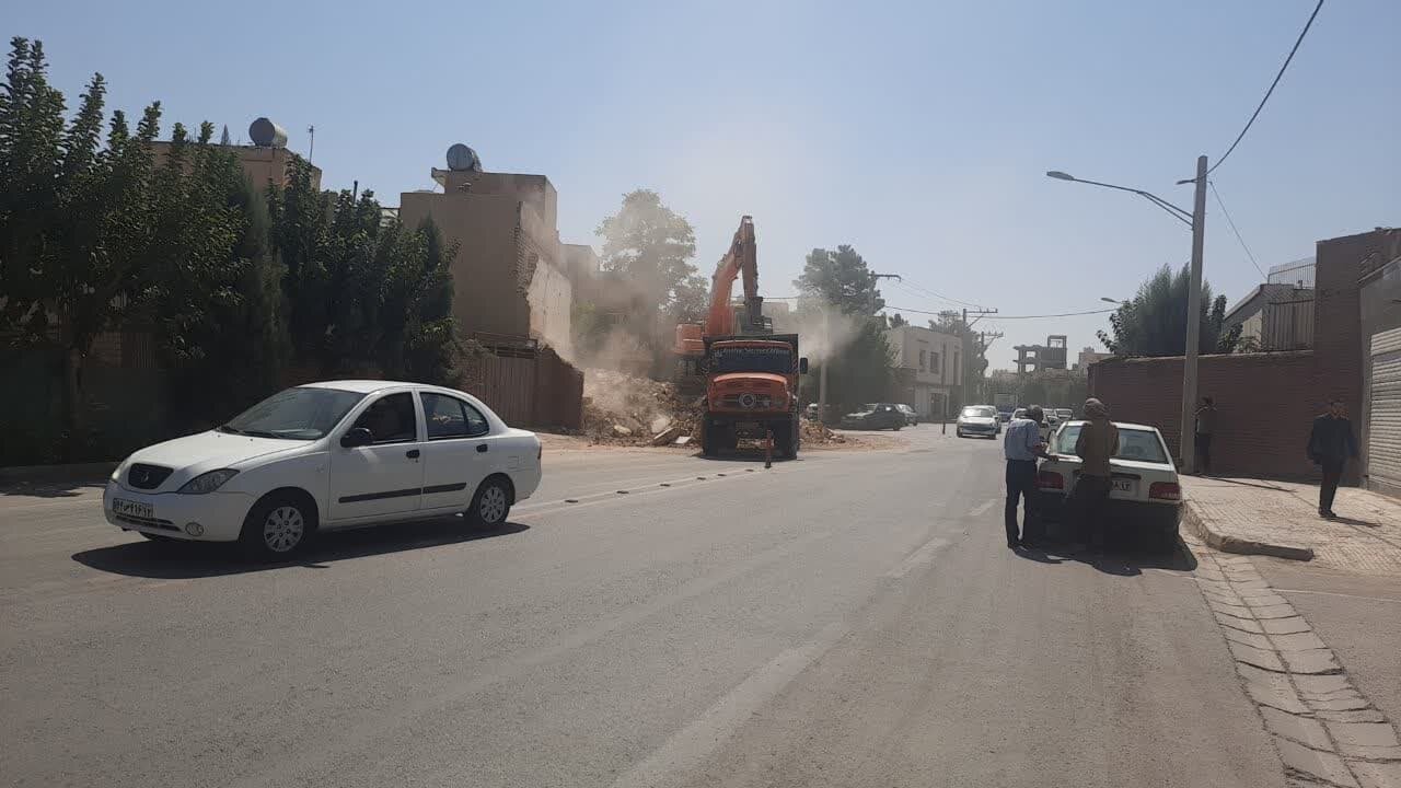 آزادسازی گلوگاه خیابان شهید علاقمندان پس از ۱۲ سال