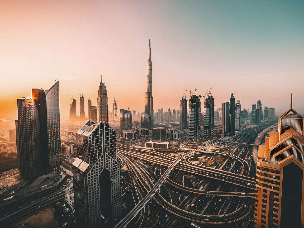 ساختمان‌ها قهرمان برند شهری