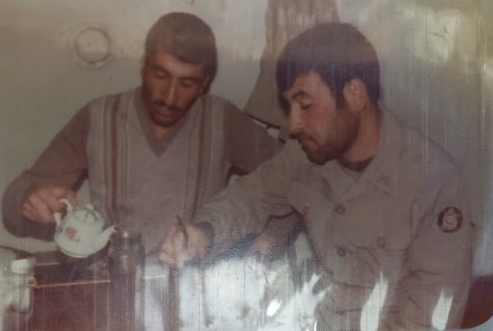 همراه با خاطرات شیرزنی که همسر و خواهر شهید است/ زندگیام شبیه فیلم سینمایی است