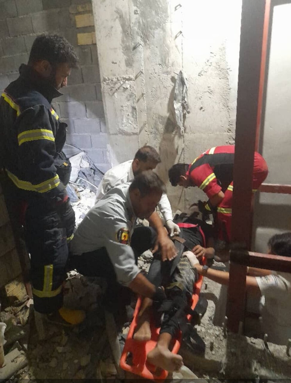 نجات کارگر تبعه افغان از چاله آسانسور توسط آتش‌نشانی یاسوج