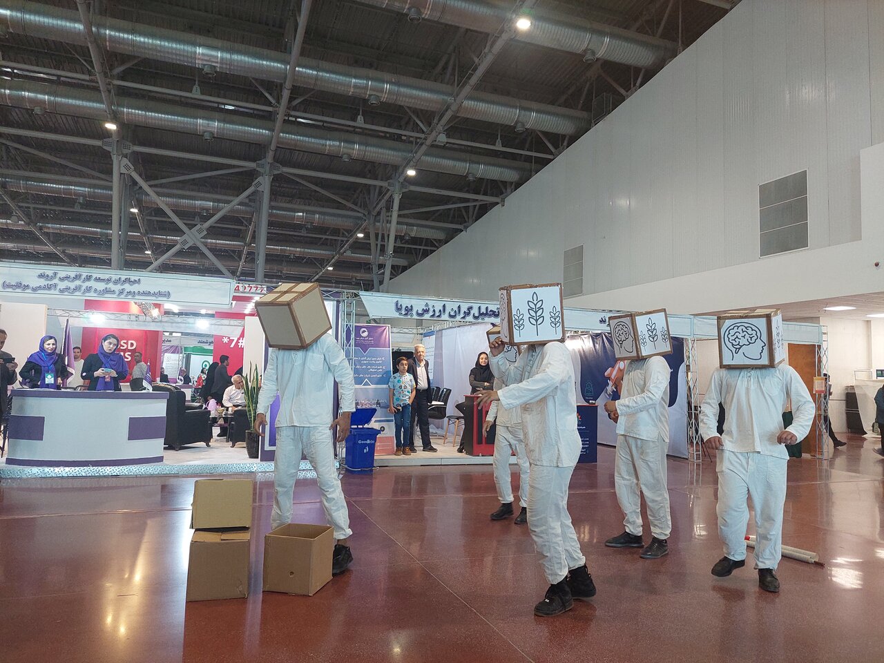 از مسابقه رباتها تا خودنمایی هوش مصنوعی در نمایشگاه فننما