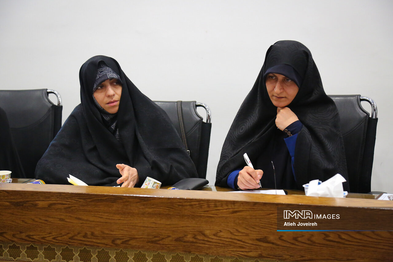 نقش مدیریت شهری در ایجاد فرهنگ جهاد و مقاومت/ مهجوریت مادران شهدا در المانهای شهری