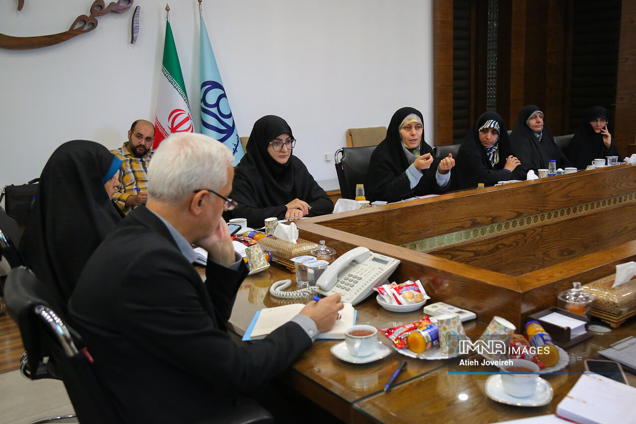 نقش مدیریت شهری در ایجاد فرهنگ جهاد و مقاومت/ مهجوریت مادران شهدا در المانهای شهری