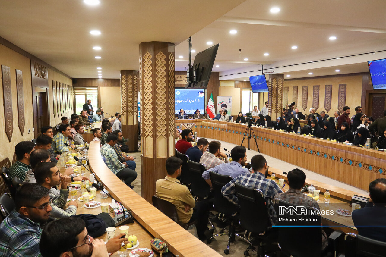 تشکیلات دانشجویی؛ از آرمان خواهی تا انسان سازی